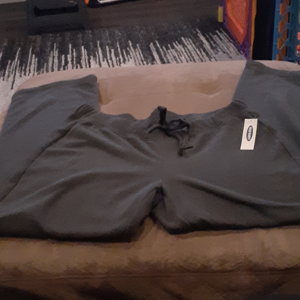 Old navy flees pants.